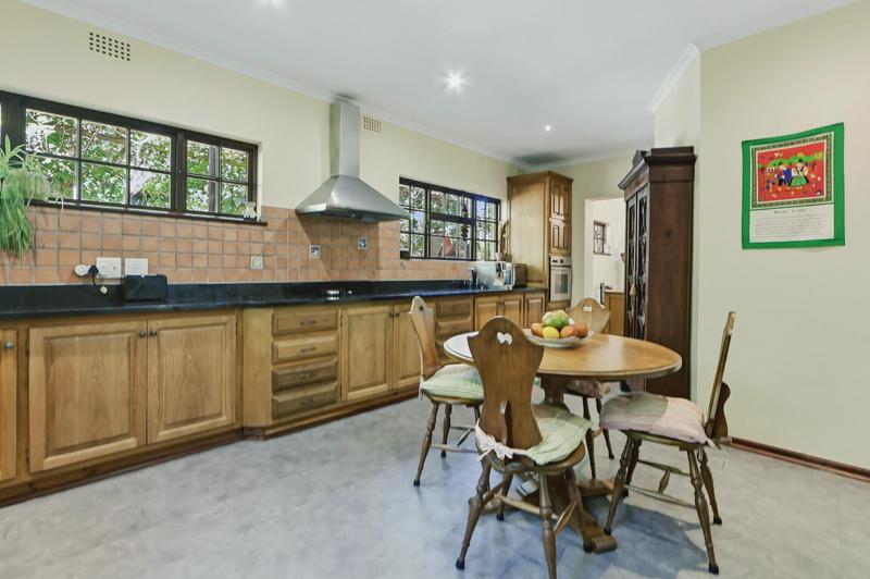 To Let 4 Bedroom Property for Rent in Hout Bay Western Cape